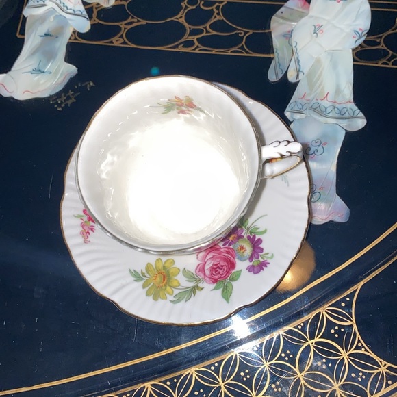 Vintage Fine Bone China Oakley China Ltd. made in England teacup and saucer - Picture 3 of 7